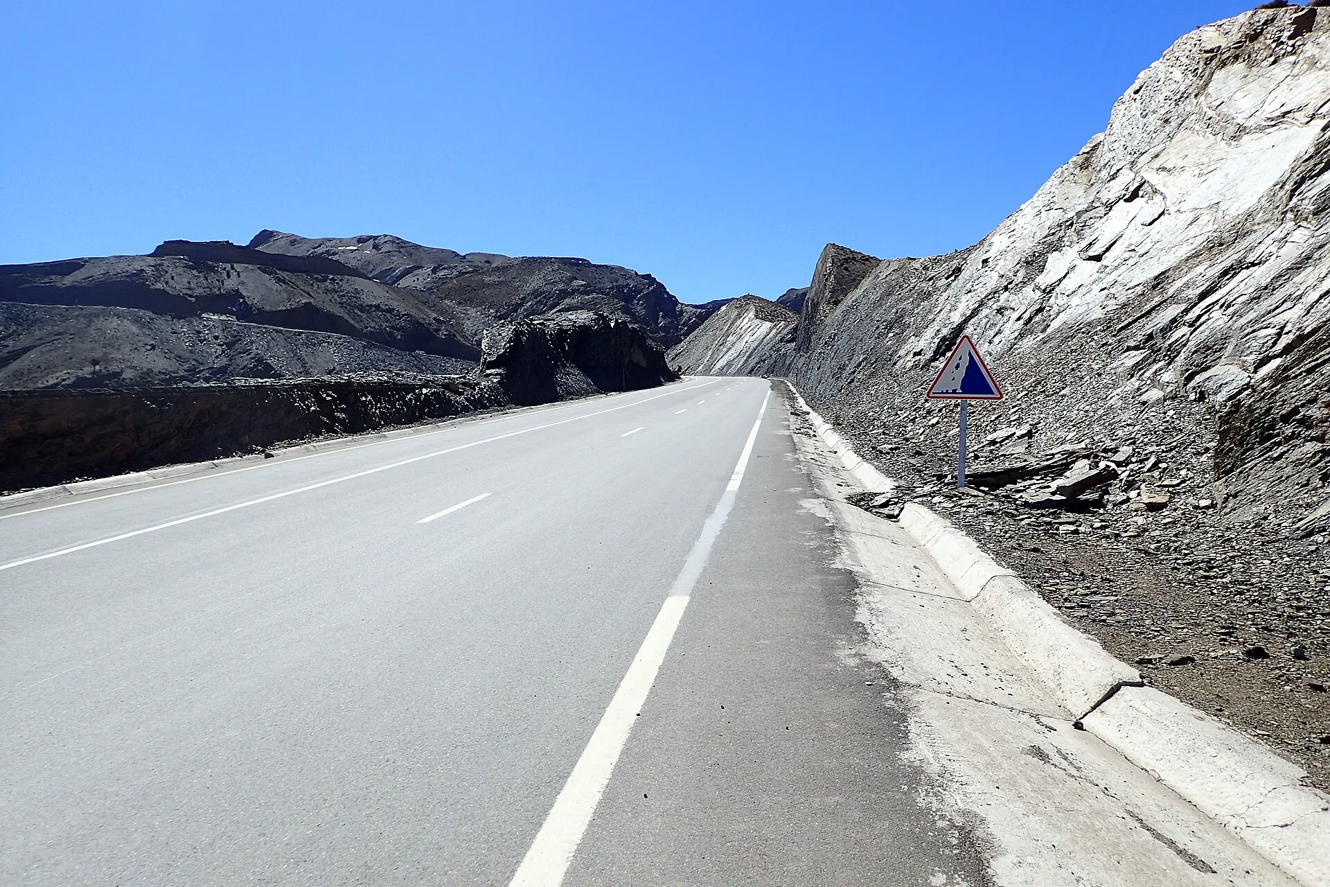 Tizi n’Tichka route in Morocco